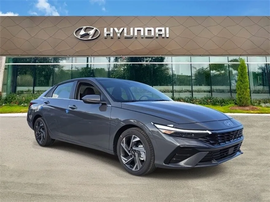 2025 Hyundai Elantra SEL Convenience photo 1
