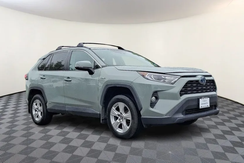 2020 Toyota RAV4 Hybrid XLE photo 1