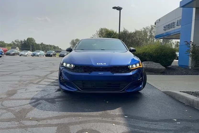2023 Kia K5 GT photo 1