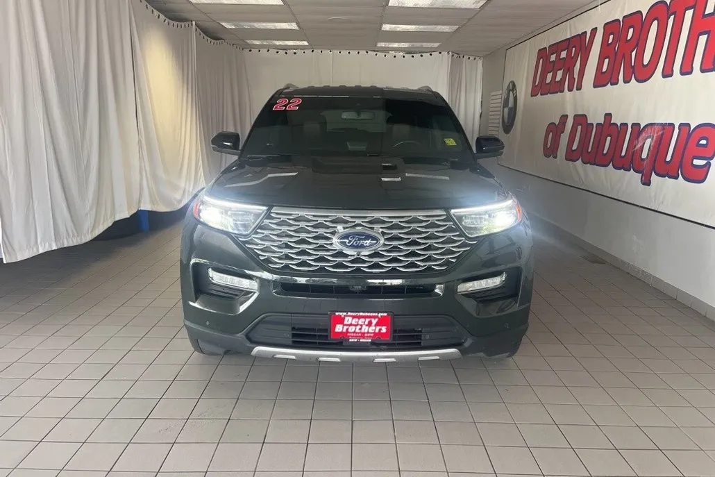 2022 Ford Explorer Platinum photo 1