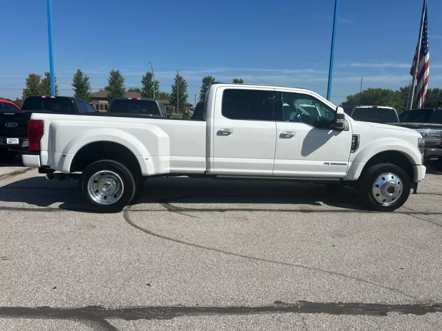 2022 Ford F-450 Limited photo 1