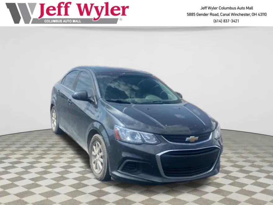 2020 Chevrolet Sonic LT photo 1