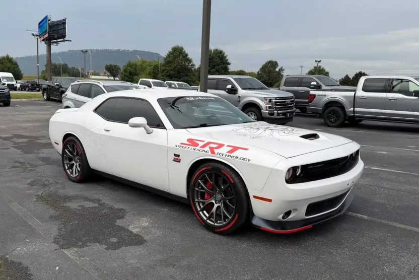 2015 Dodge Challenger SRT8 392 photo 1
