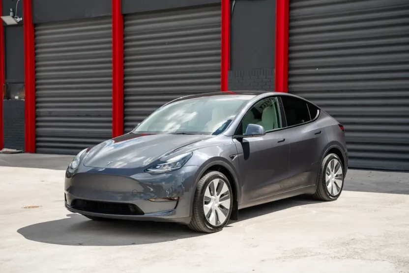 2022 Tesla Model Y Long Range photo 1