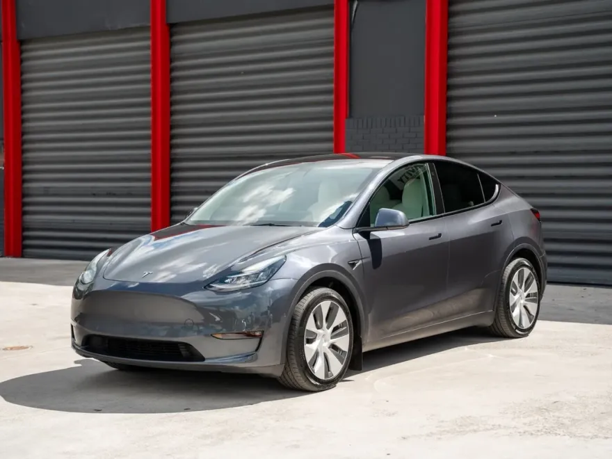 2022 Tesla Model Y Long Range photo 1