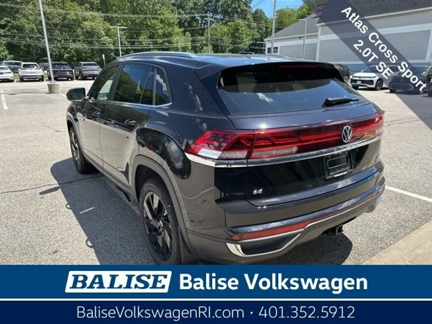 2025 Volkswagen Atlas Cross Sport SE Technology photo 1