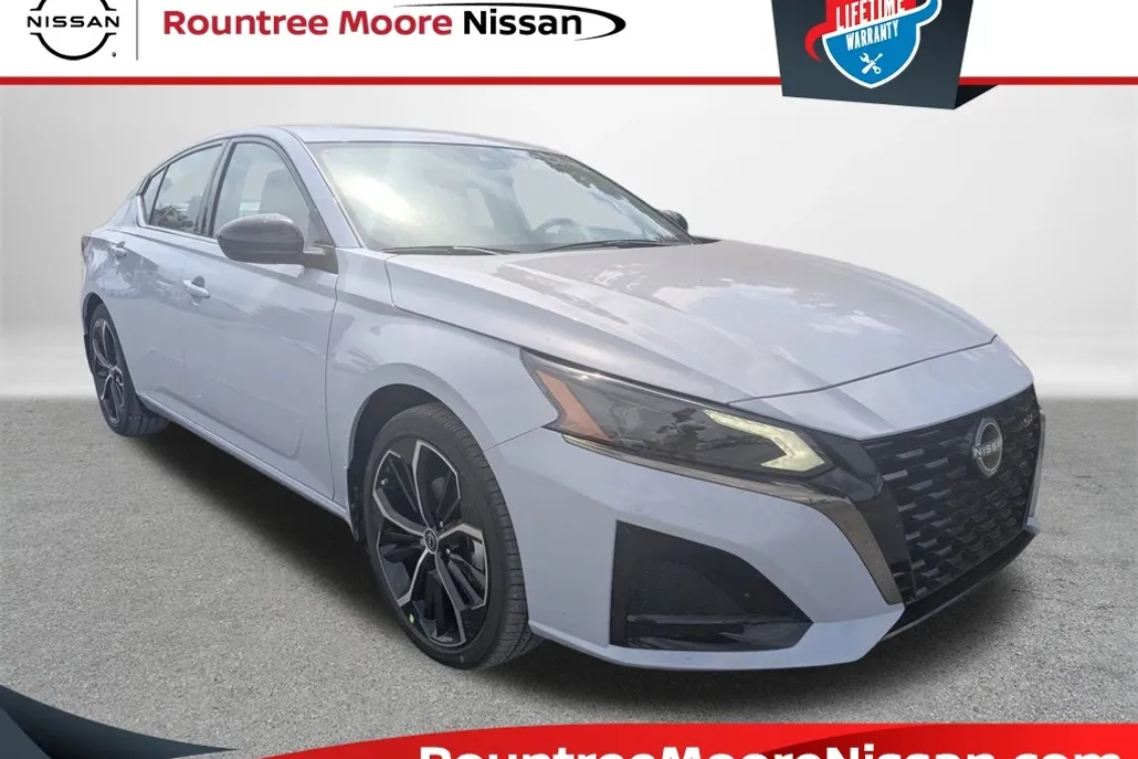 2025 Nissan Altima 2.5 SR photo 1