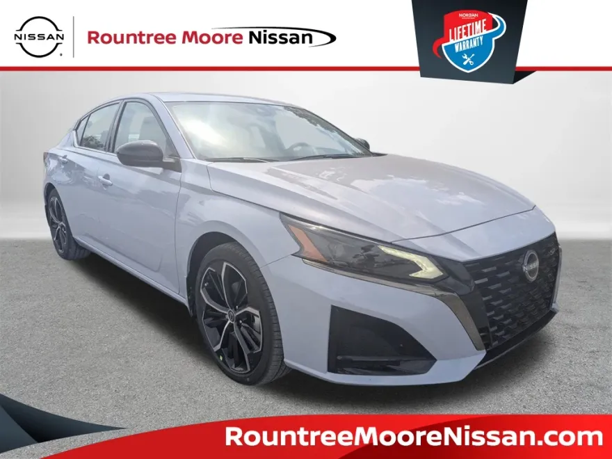 2025 Nissan Altima 2.5 SR photo 1