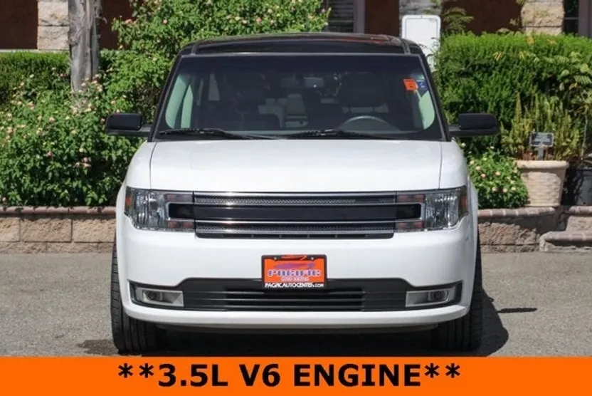 2019 Ford Flex SEL photo 1