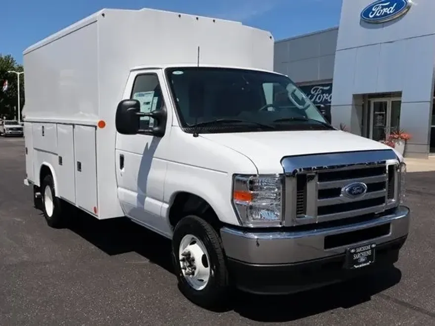 2025 Ford E-350 Base photo 1