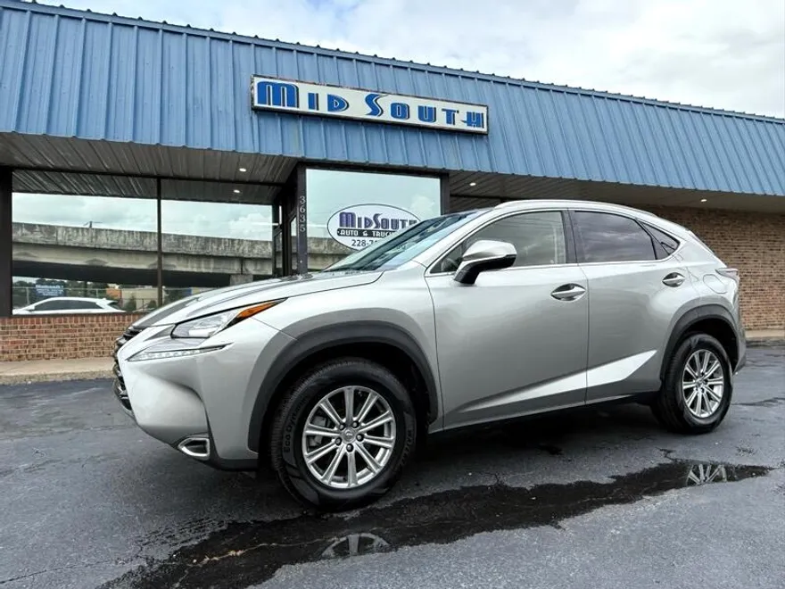 2017 Lexus NX 200t Luxury photo 1