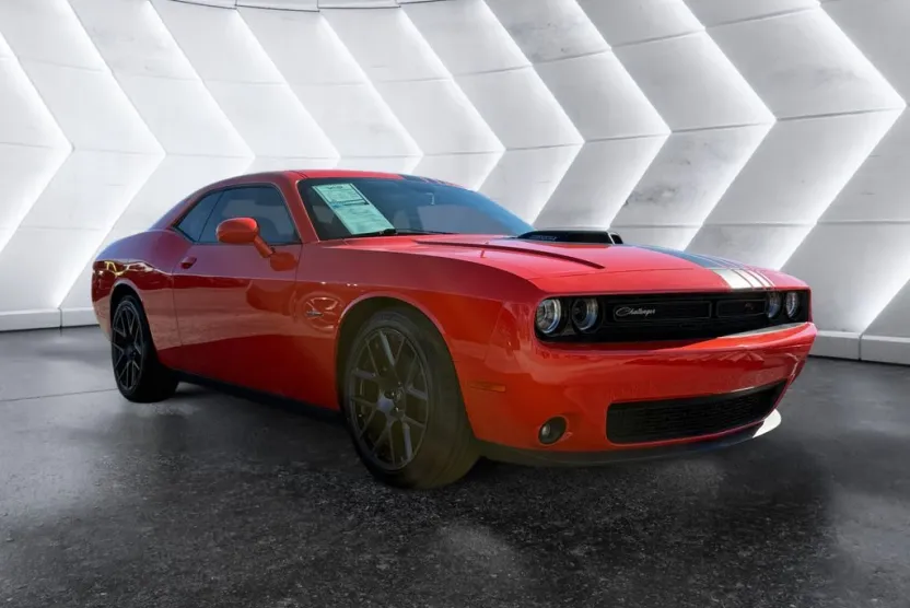 2018 Dodge Challenger R/T photo 1