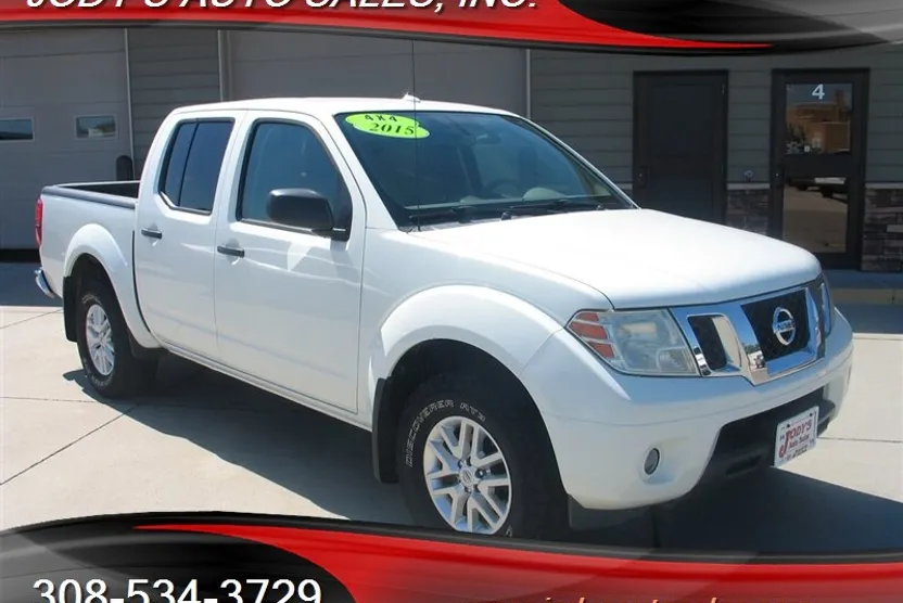 2015 Nissan Frontier SV Crew Cab photo 1