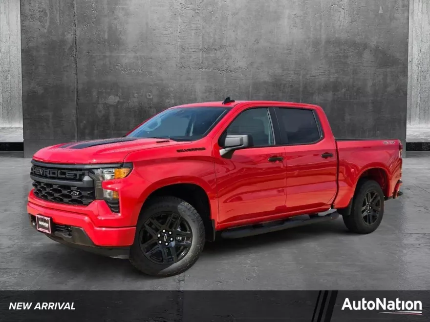 2025 Chevrolet Silverado 1500 Custom photo 1