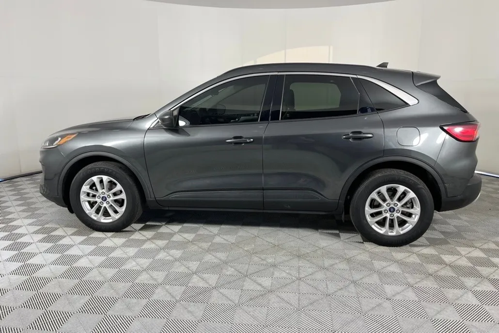 2020 Ford Escape SE photo 1