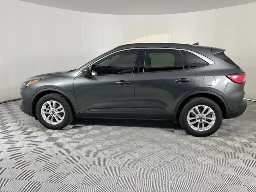 2020 Ford Escape SE photo 1