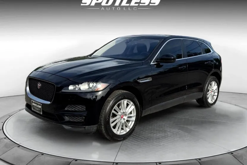 2019 Jaguar F-PACE Prestige photo 1