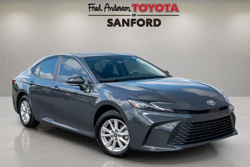 2025 Toyota Camry LE photo 1