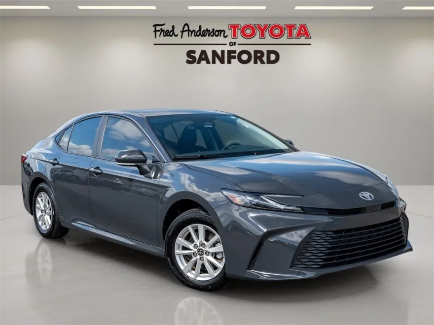 2025 Toyota Camry LE photo 1