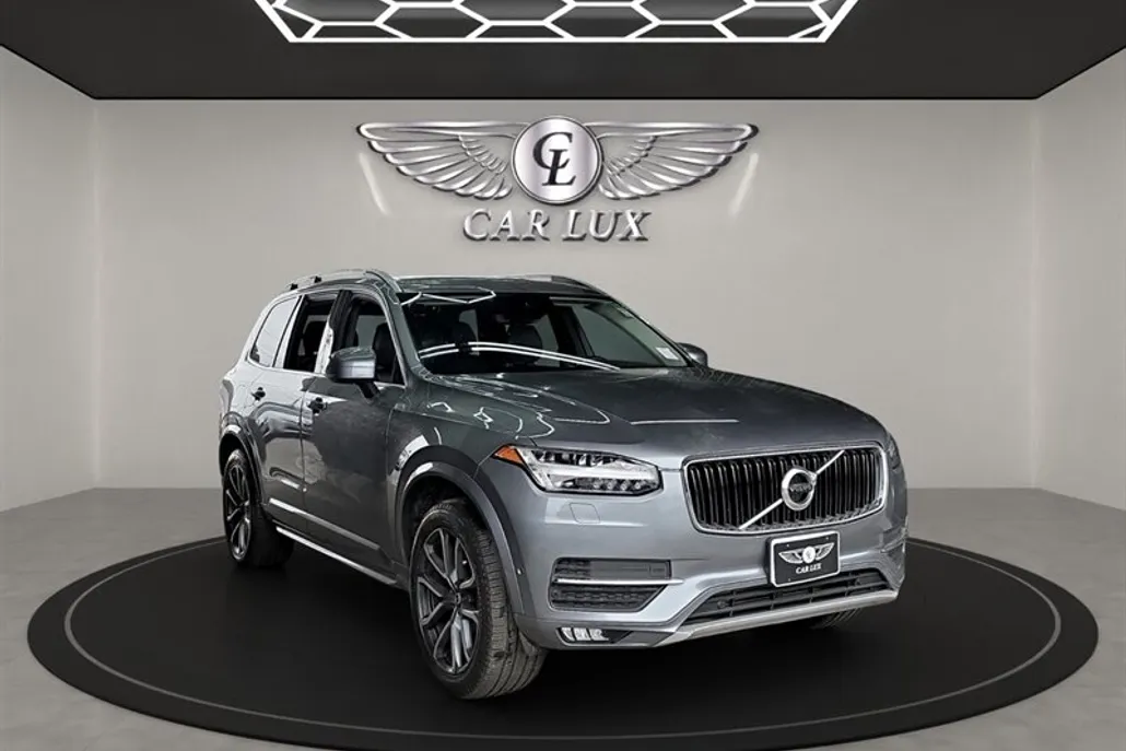 2016 Volvo XC90 T6 Momentum photo 1