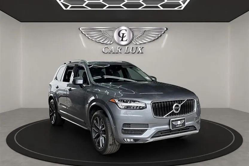 2016 Volvo XC90 T6 Momentum photo 1
