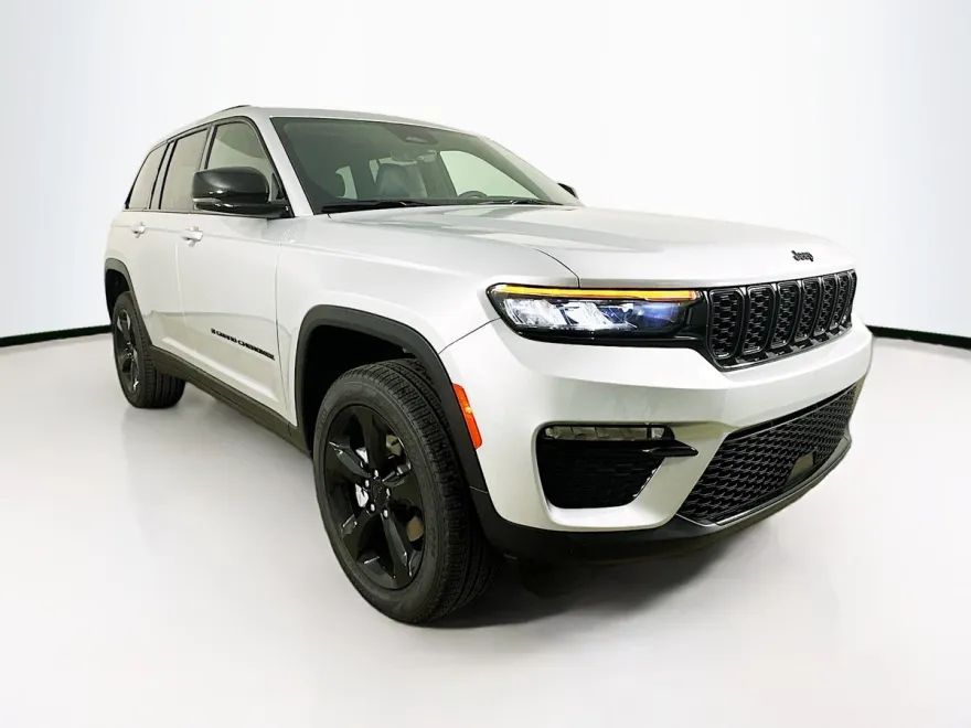 2025 Jeep Grand Cherokee Limited photo 1
