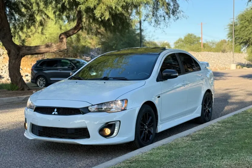 2017 Mitsubishi Lancer photo 1