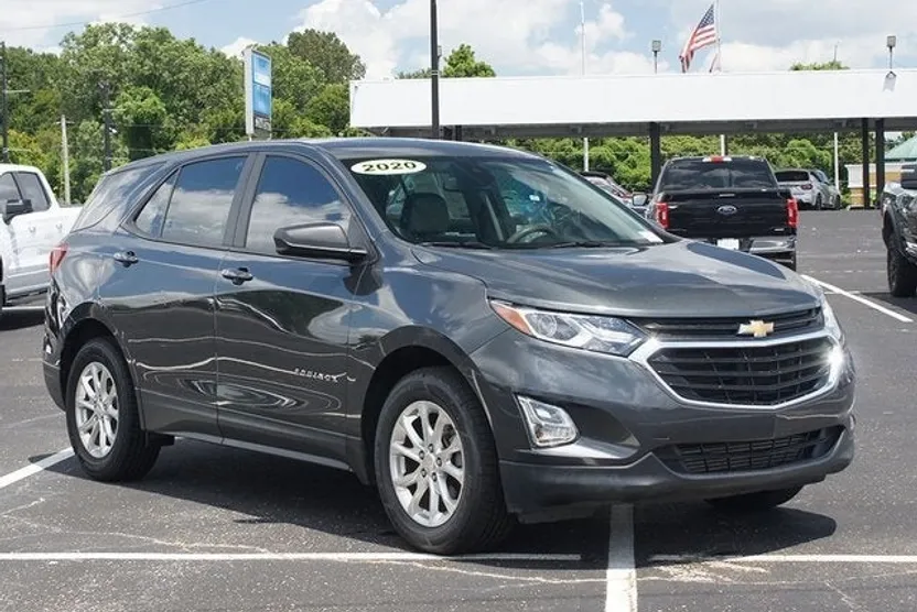 2020 Chevrolet Equinox LS photo 1