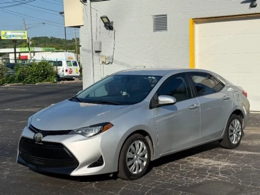 2018 Toyota Corolla XLE XSE photo 1