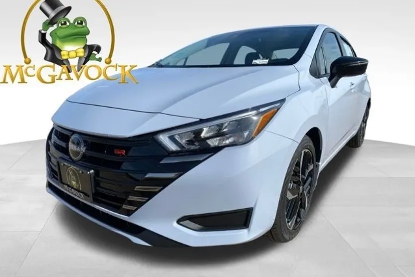 2025 Nissan Versa 1.6 SR photo 1