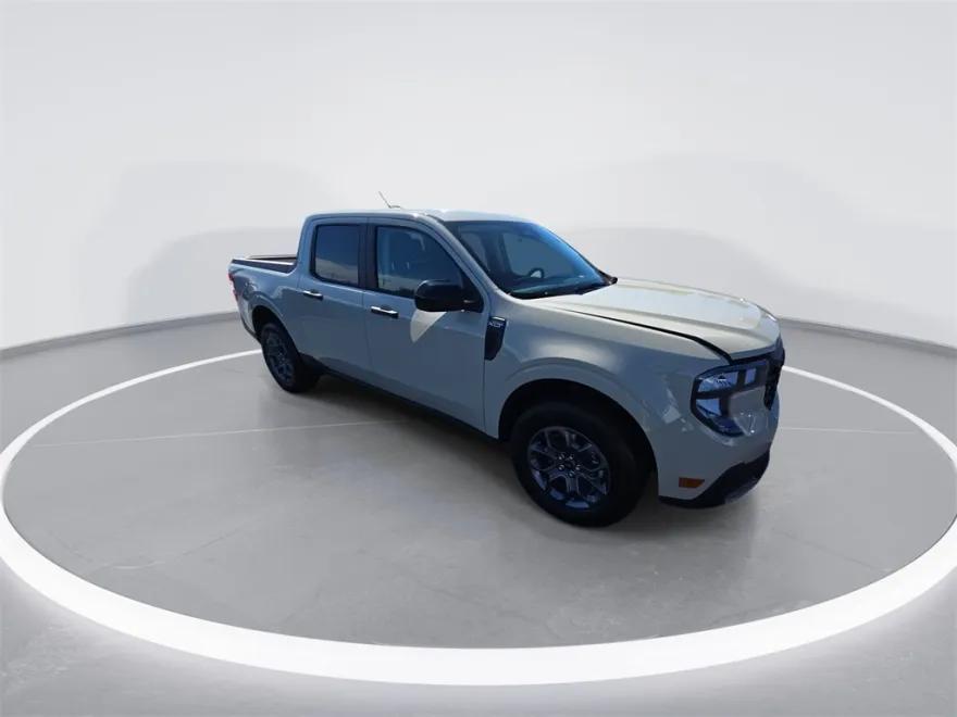 2025 Ford Maverick XLT photo 1