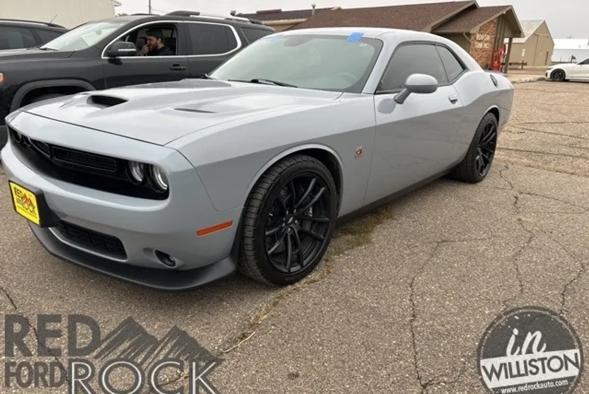 2021 Dodge Challenger R/T Scat Pack photo 1