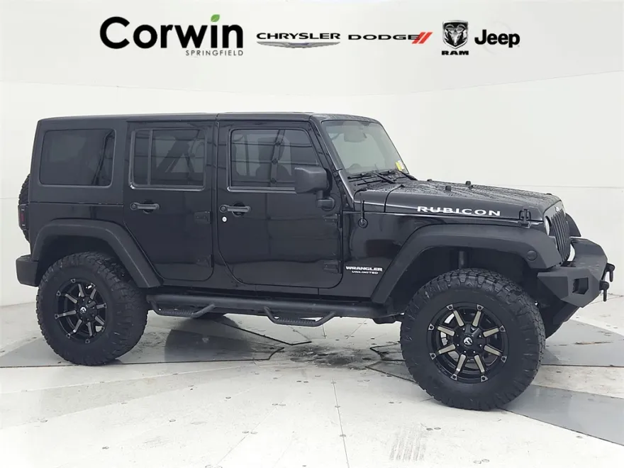 2016 Jeep Wrangler Unlimited Rubicon photo 1