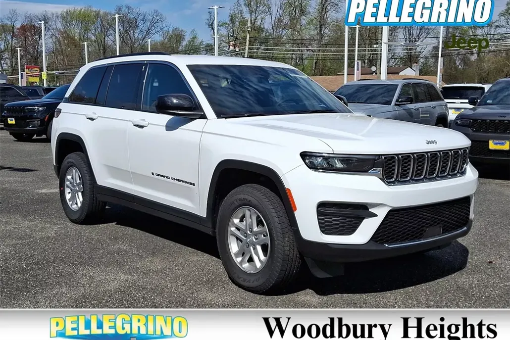 2025 Jeep Grand Cherokee Laredo photo 1