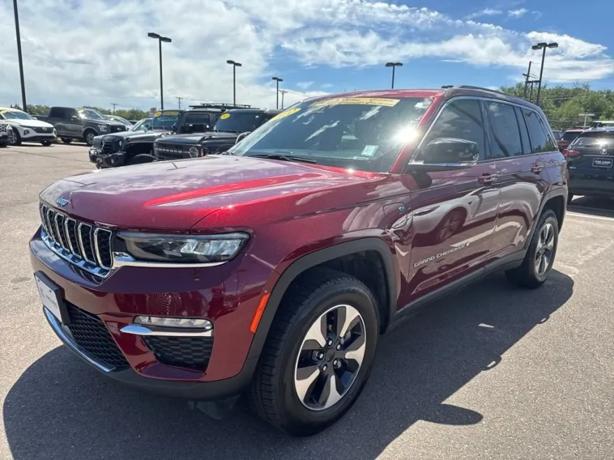 2022 Jeep Cherokee 4xe Base photo 1