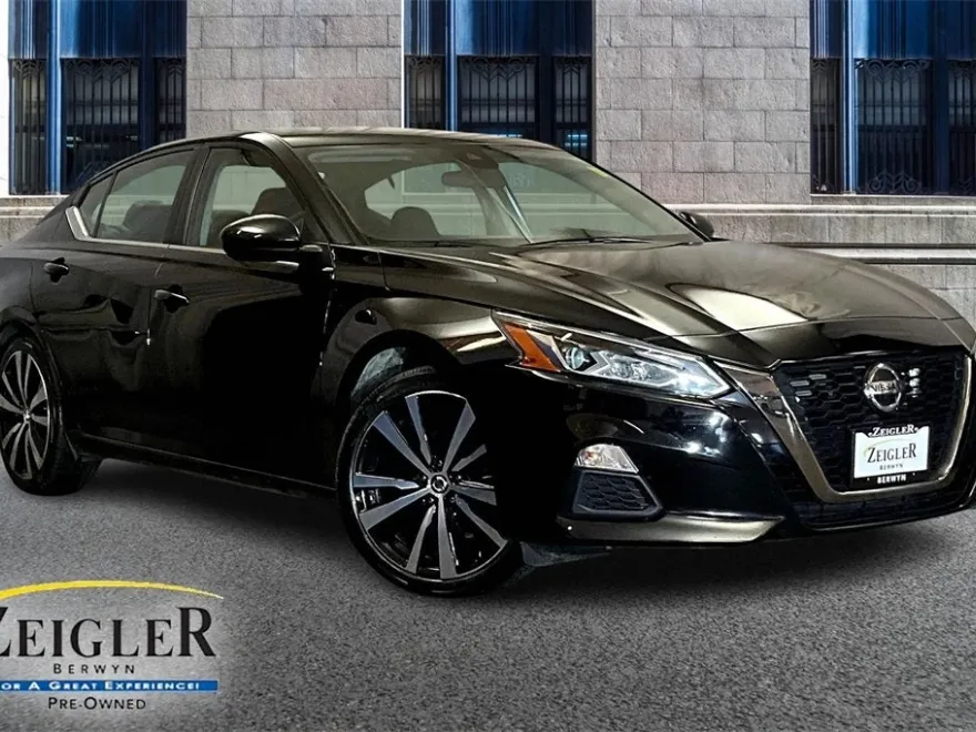 2022 Nissan Altima 2.5 SR photo 1