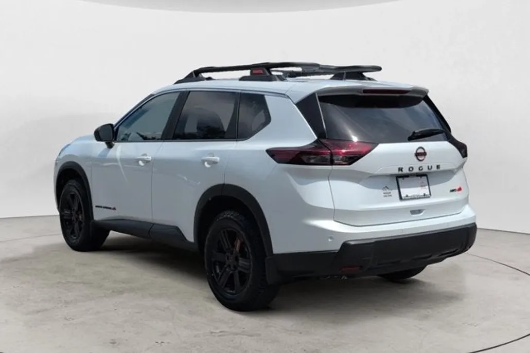 2026 Nissan Rogue SV photo 1