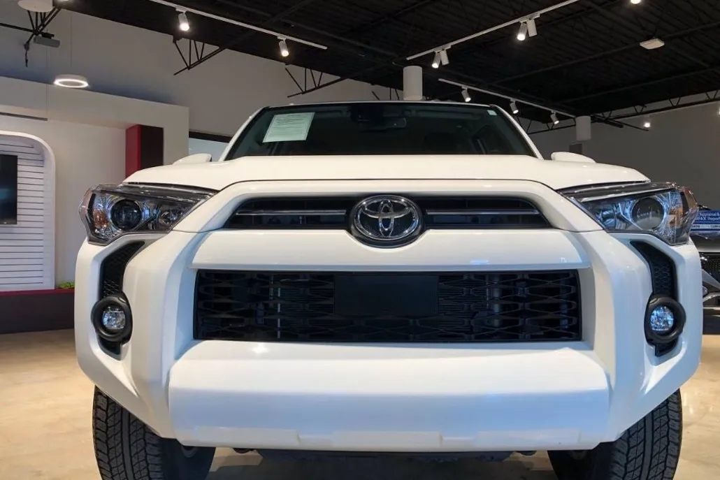 2022 Toyota 4Runner SR5 photo 1
