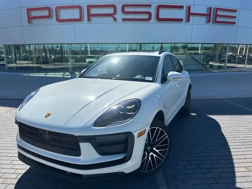 2025 Porsche Macan T photo 1