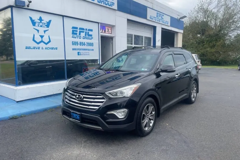 2014 Hyundai Santa Fe GLS photo 1