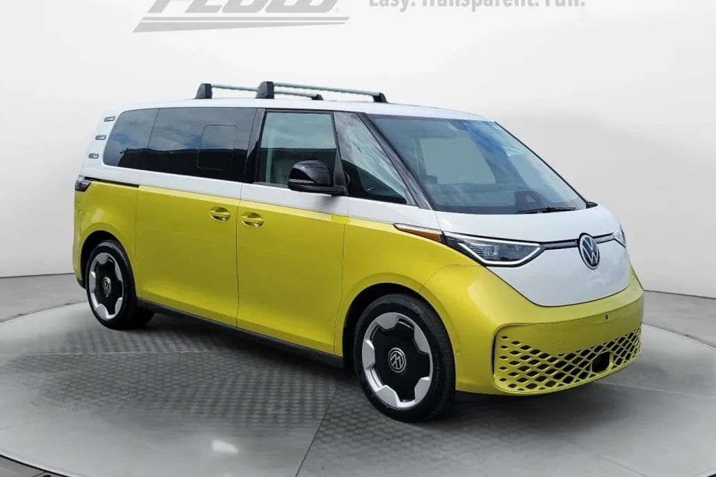 2025 Volkswagen ID. Buzz Pro Plus photo 1
