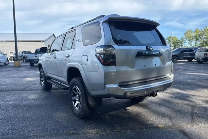 2019 Toyota 4Runner TRD Off-Road photo 1