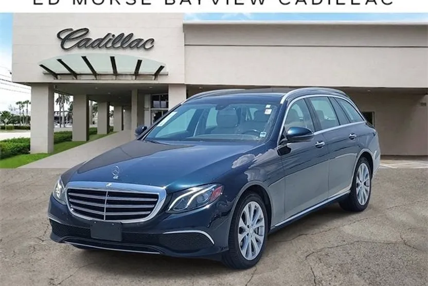 2017 Mercedes Benz E 400 photo 1