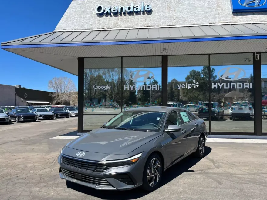 2025 Hyundai Elantra SEL Convenience photo 1