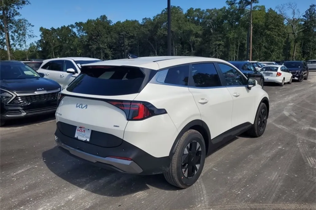 2026 Kia Sportage Hybrid LX photo 1