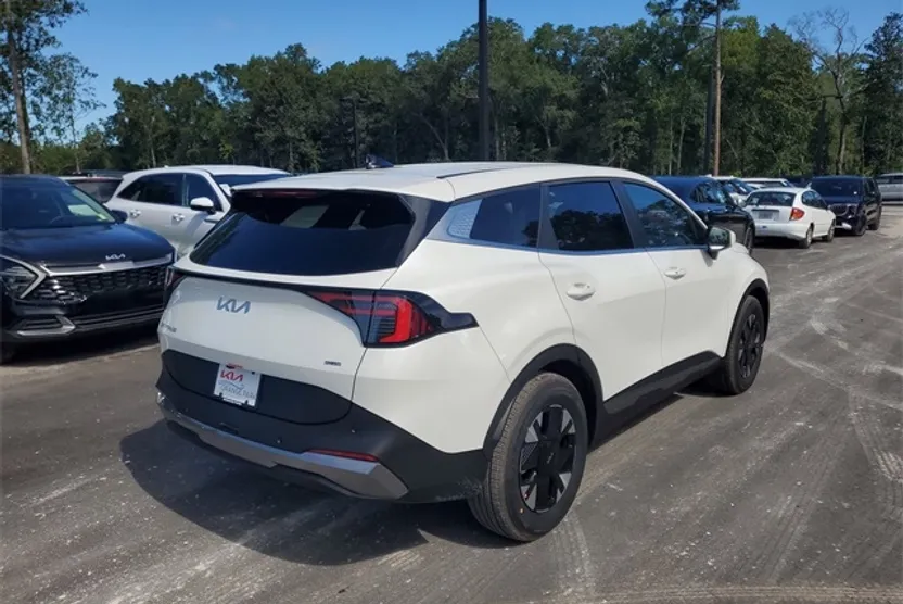 2026 Kia Sportage Hybrid LX photo 1