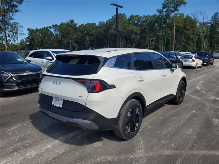 2026 Kia Sportage Hybrid LX photo 1