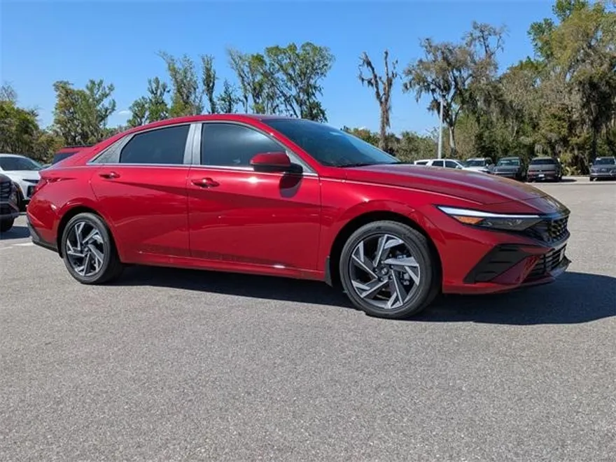 2025 Hyundai Elantra Hybrid Limited photo 1