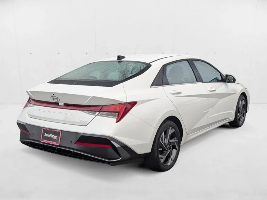 2024 Hyundai Elantra Limited photo 1