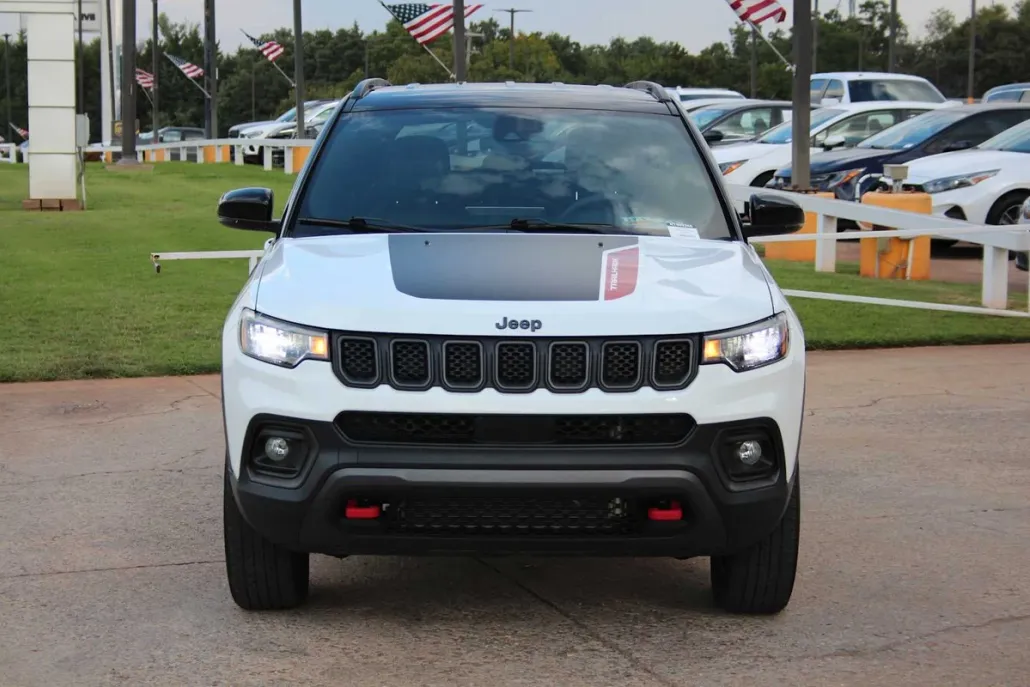 2024 Jeep Compass Trailhawk photo 1